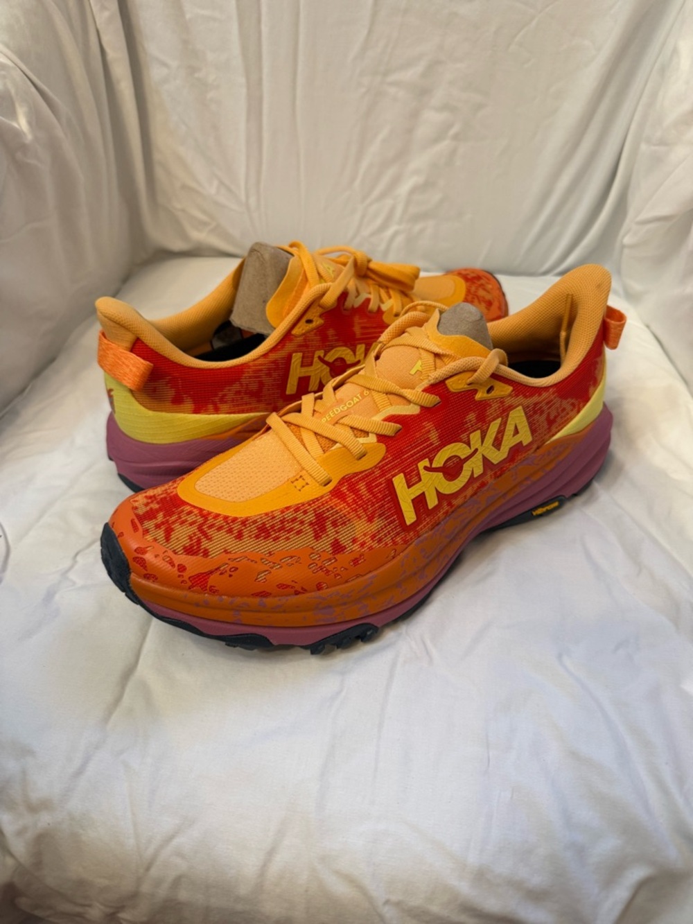 Women’s Hoka One One Speedgoat 6 sneakers. Sherbert/ Bert Root Colorway. NWB